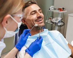 Man seeing dentist in Willowbrook