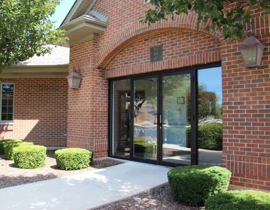 Front entrance of Willowbrook dental office